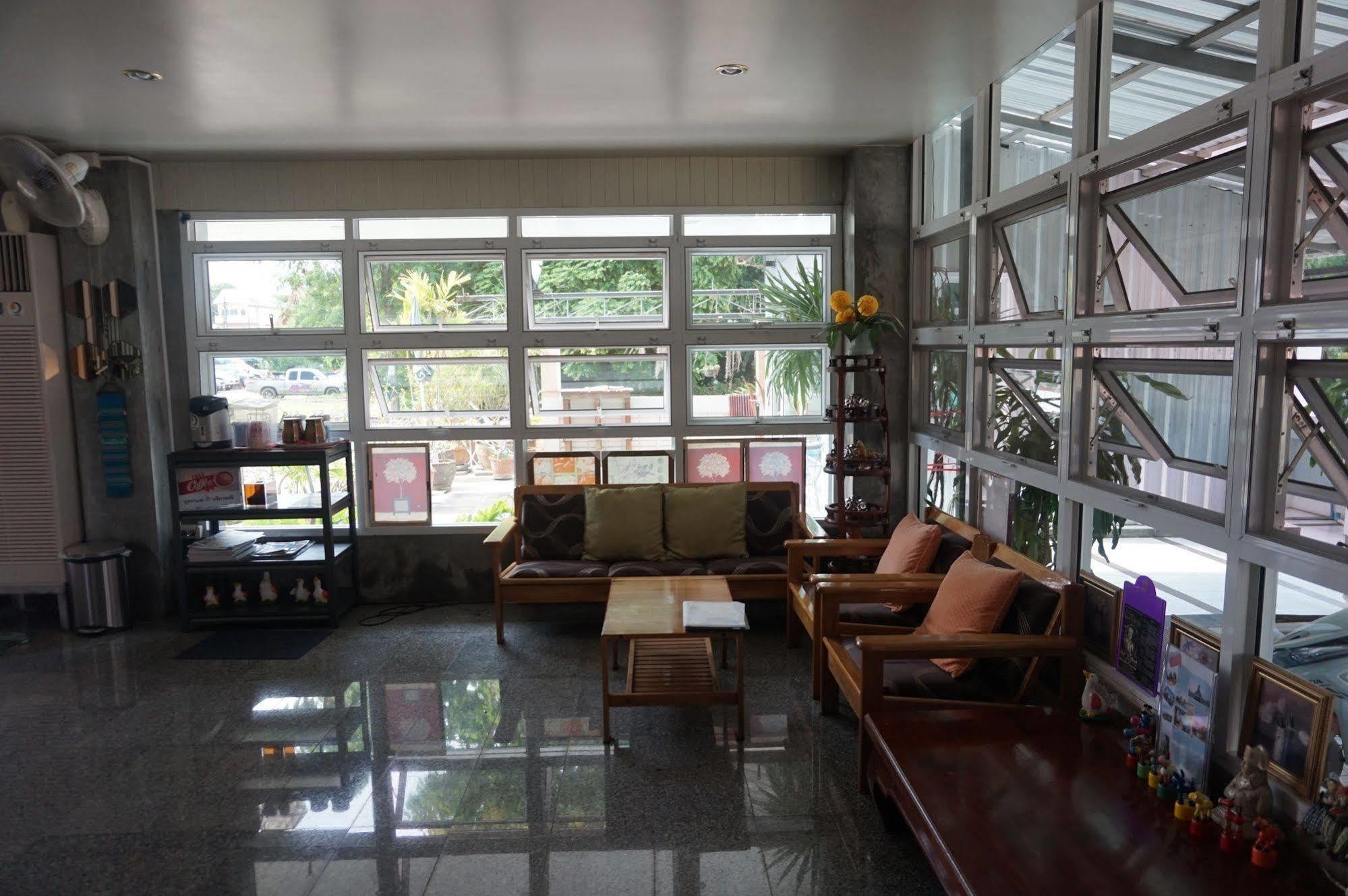 The One Phetchabun Aparthotel Buitenkant foto